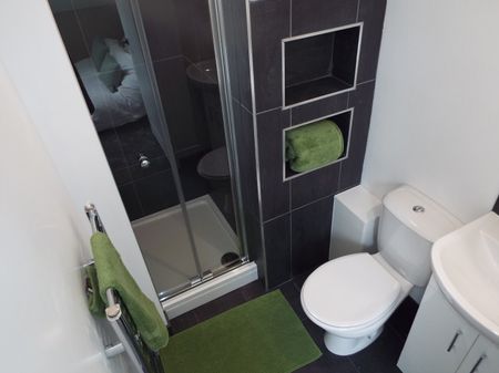 Room 6, St. Catherine Street, Mansfie..., Mansfield - Photo 4