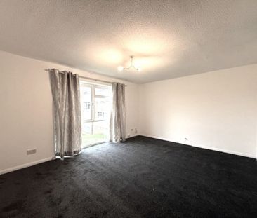 1 bedroom Flat - Woburn Close, Stevenage - Photo 2