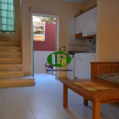 Duplex Bungalow mit 1 Schlafzimmer. Große Terrasse, gefliest und geschlossen. Sitzgruppe, Sonnenliegen, Markiese - Foto 1