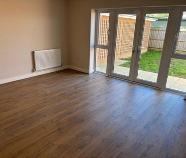 4 bedroom detached house to rent - Photo 6