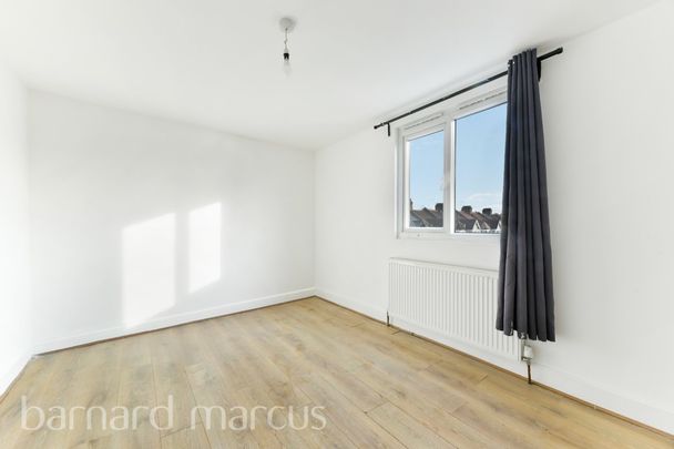 Undine Street - Photo 1