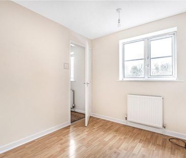 3 bedroom detached house to rent - Photo 5