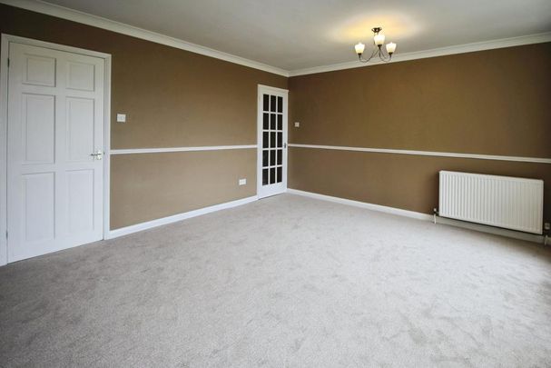 3 bedroom maisonette to rent - Photo 1