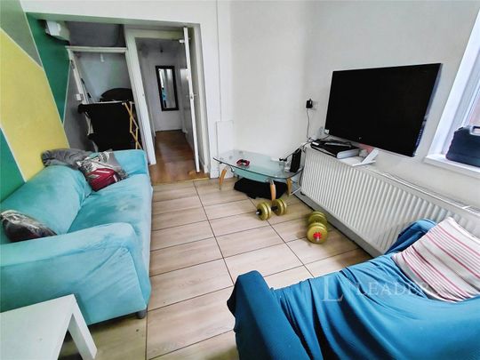 5 bedroom house to rent Standish Road, Manchester, M14 - Photo 1