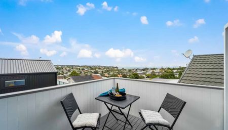 Handy Location with sea views - Photo 2