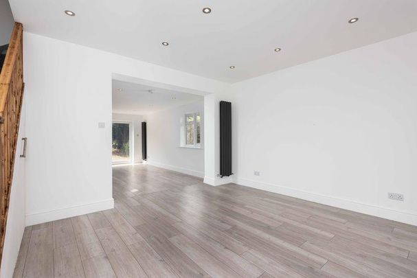 3 bedroom semi-detached house to rent - Photo 1