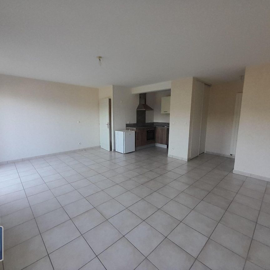 Location Appartement 2 pièces 50m² JACOB BELLECOMBETTE 73000 - Photo 1