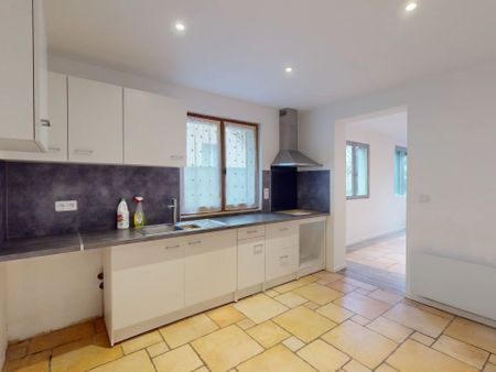 Location Appartement 4 pièces 98 m2 à Saint-Georges-sur-Eure - Photo 2