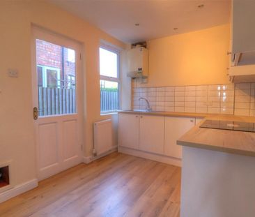 3 bedroom terraced house to rent - Photo 6