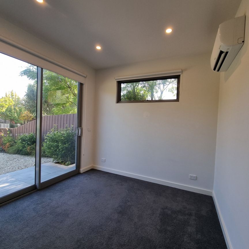 1/6 Prince Edward Avenue, McKinnon VIC 3204 - Townhouse For Rent | Domain - Photo 1