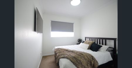 Immaculate 2 Bedroom Apartment - Photo 4