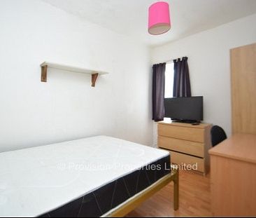 3 Bedroom Student Rentals Leeds - Photo 3