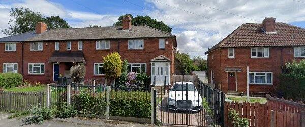 2 Bed End Terrace, Scott Hall Place, LS7 - Photo 1