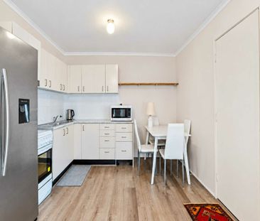 Comfortable 3-Bedroom Living in a Convenient Eagleby Location - Photo 4