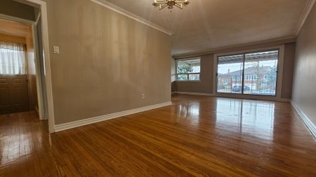 For Lease - 27 Cobb Avenue Unit# Main Floor, Toronto, Ontario - Photo 5