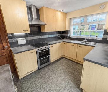 2 bedroom semi-detached bungalow to rent - Photo 6