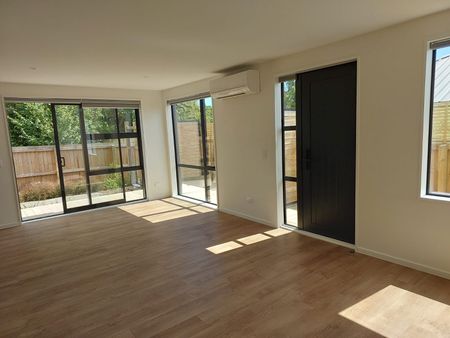 2 Bedroom Townhouse in Phillipstown - Photo 5