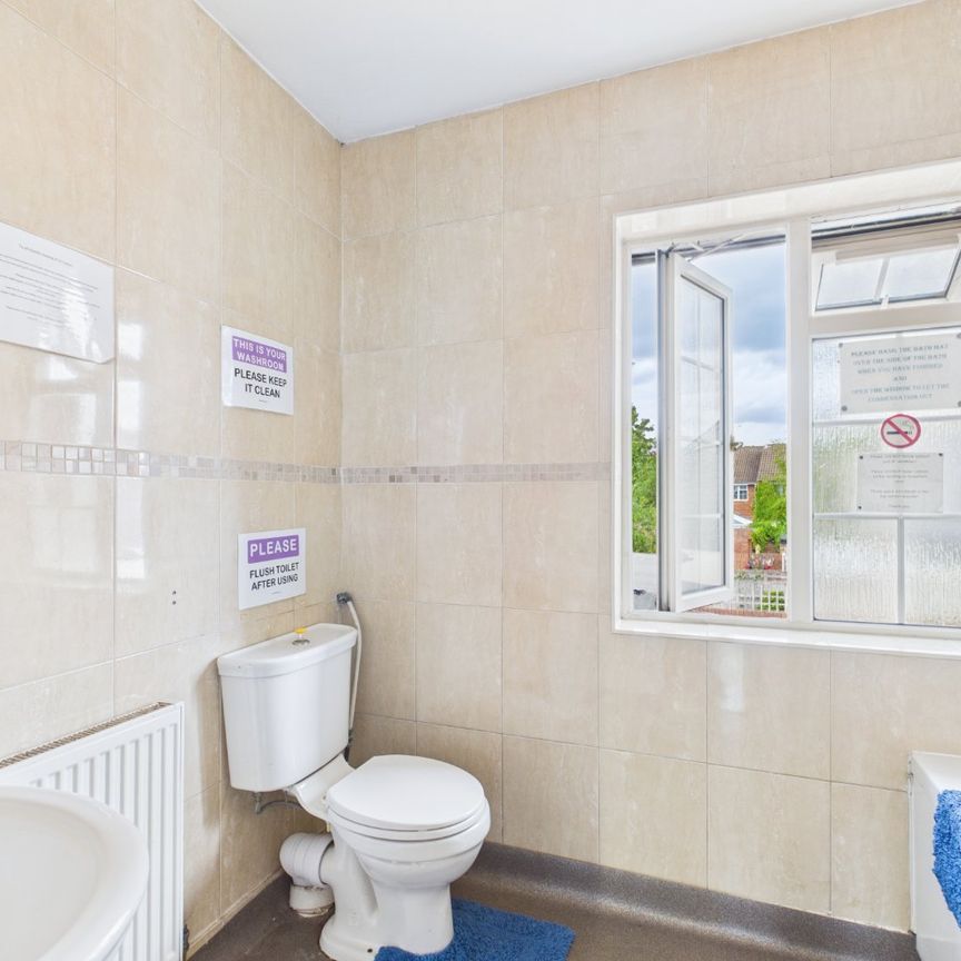 1 bedroom sharedAccommodation in London Road, Berkshire - Photo 1