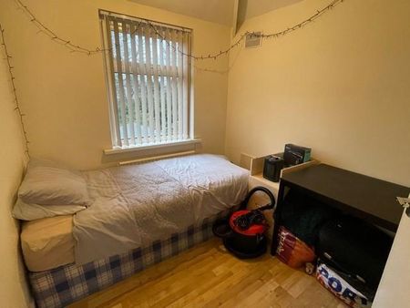 3 bedroom private hall to rent - Photo 2