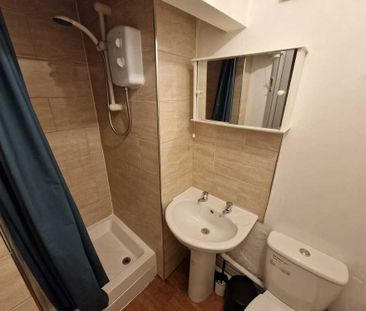 5 Bed Student Accommodation - Photo 5