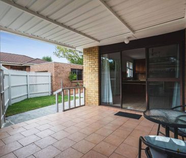 GREAT LOCATION | 3 BEDROOM | LOW MAINTENANCE - Photo 5