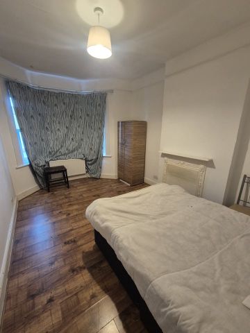 Room in a Shared House, Mersham Road, CR7 - Photo 2