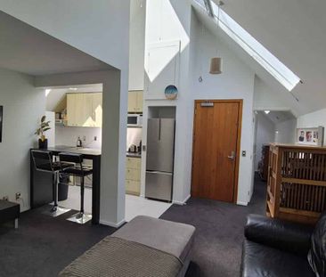 Comfort on Colombo fully furnished 1 bedroom apartment - Photo 2