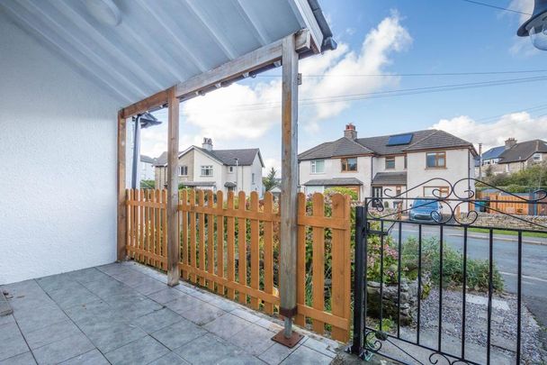 3 bedroom semi-detached house to rent - Photo 1