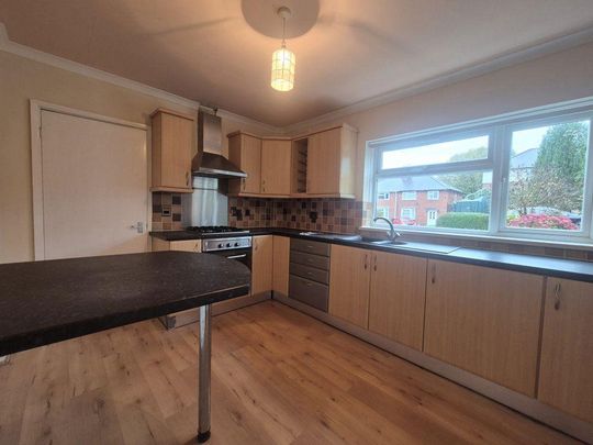 3 bedroom semi-detached house to rent - Photo 1