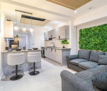 1 bedroom in a house share to rent - Photo 3