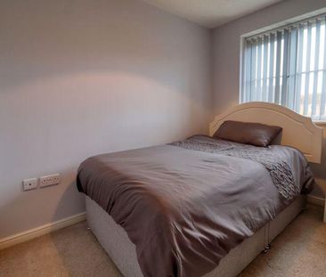 3 bedroom semi-detached house to rent - Photo 5