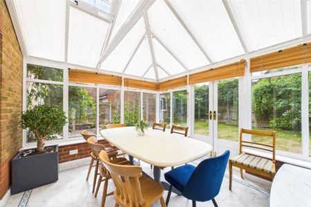 4 bedroom detached house to rent - Photo 3