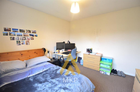 5 bedroom end of terrace house to rent - Photo 5