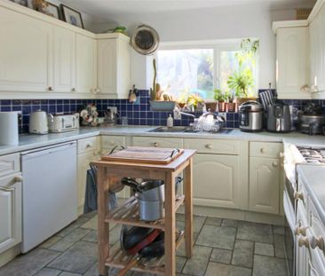 3 bedroom semi-detached house to rent - Photo 6