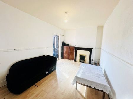 Gregory Boulevard, Nottingham, NG7 - Photo 2