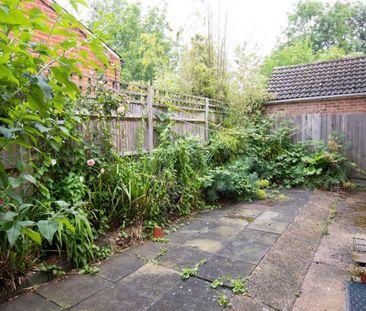 1 bedroom in a house share to rent - Photo 6