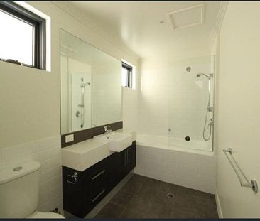 2/21 Goulburn Street, Yarraville VIC 3013 - Photo 4