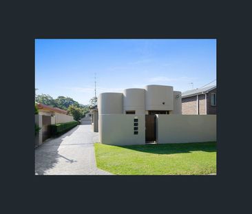 Location Location Location! - Photo 3