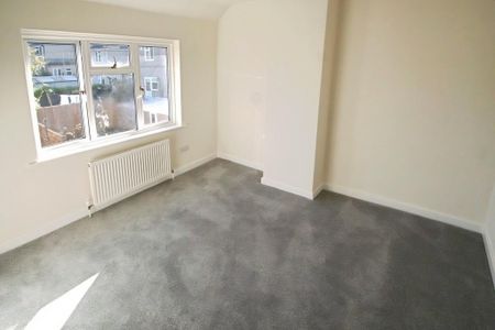 3 bedroom semi-detached house to rent - Photo 3