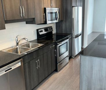 3 bed/2.5 bath Townhouse in Glenmore - Photo 3