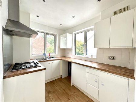 2 bedroom maisonette to rent - Photo 4