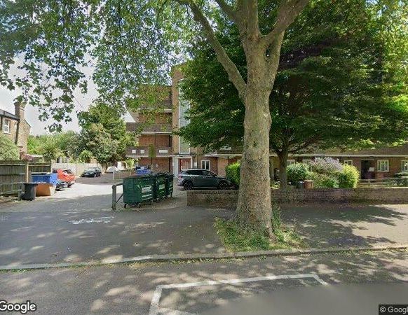 4 Bed Flat, Valentine Court, SE23 - Photo 1