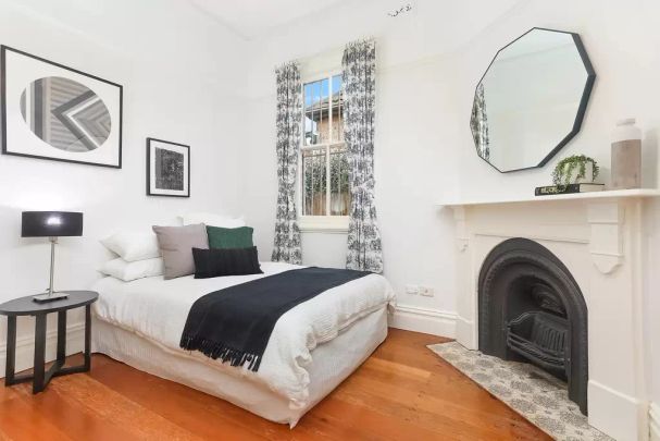 Charming Victorian Haven with Style - Photo 1