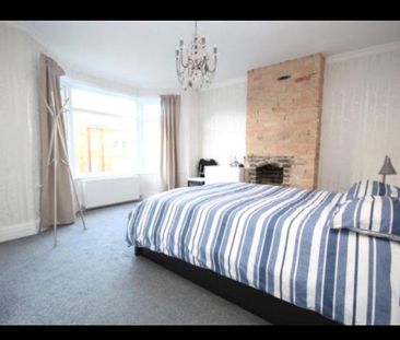 3 bedroom house to rent Bournemouth Road, Poole, Dorset, BH14 - Photo 3