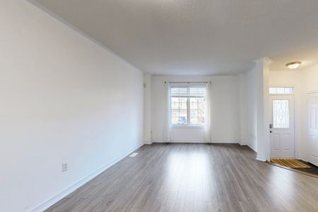 For Lease - 108 Sunway Square, Markham, Ontario - Photo 3