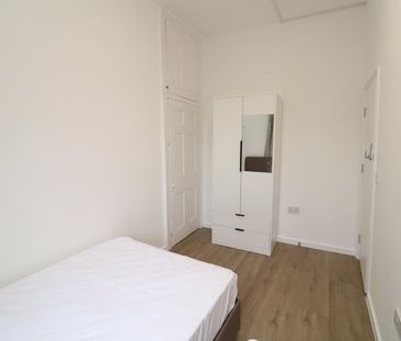 Room in a Shared House, Bow Road, E3 - Photo 3