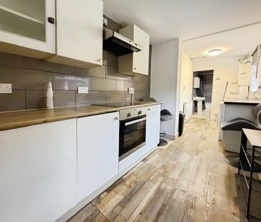 3 bedroom terraced house to rent - Photo 6