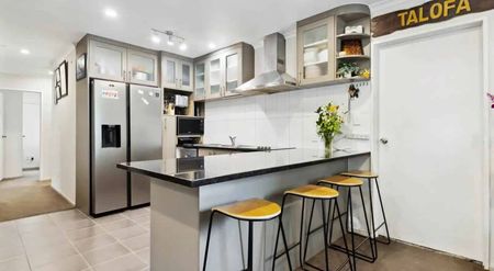 MANUREWA, 4 BEDROOMS - Photo 3