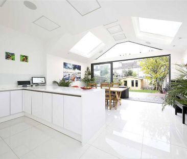 4 bedroom terraced house to rent - Photo 5