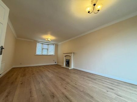 3 bedroom end of terrace house to rent - Photo 2